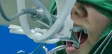 Implants dentaires, technologie robotique