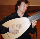 Les pièces de théorbe dans les musiques de J.B.Lully et F.Couperin